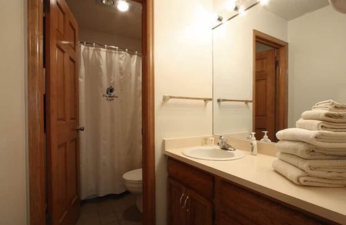 Summit Cove Condo | Great condo for groups/families near Keystone, Outlet Malls & 5 major ski areas.