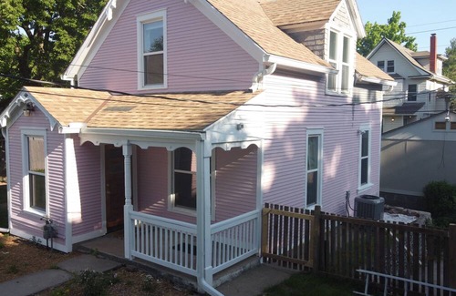 Northeast Kansas City House | Cozy Victorian Carriage House in NE Kansas City