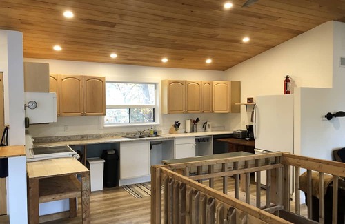 Selwyn Cottage | Island Retreat on Lower Buckhorn