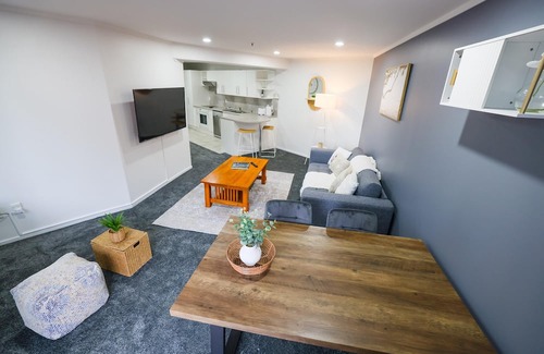 Grafton Apartment | 2br apartment with balcony and free carpark