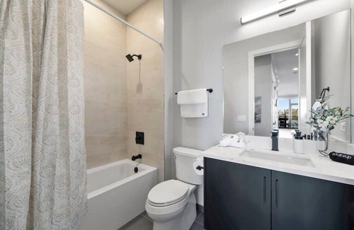 Lower West Side Apartment | Cozy Chicago Haven w/High Speed Internet & Balcony