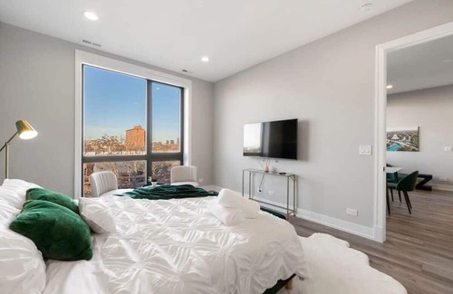 Lower West Side Apartment | Cozy Chicago Haven w/High Speed Internet & Balcony