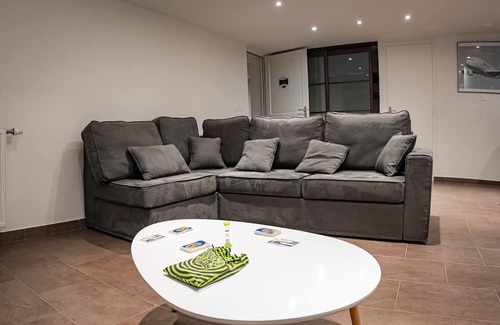 Cluses Villa | Villa 300m2, 6 Chambres aux Portes des Stations de ski