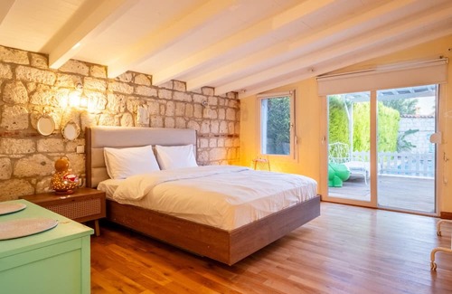 Hacımemis Villa | Luxury Duplex Villa w Pool and Garden in Alacati