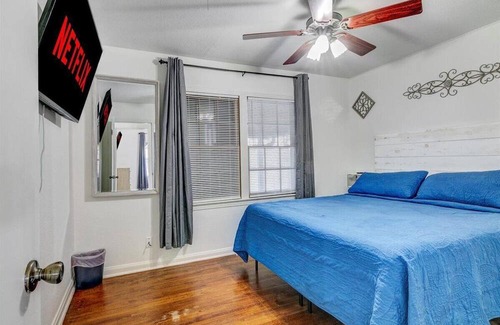 Port Neches House | Charming 4 Bedroom Home in Port Neches