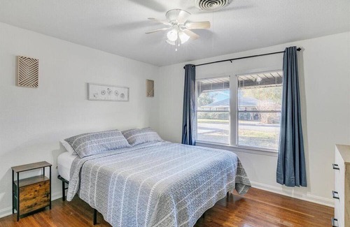 Port Neches House | Charming 4 Bedroom Home in Port Neches