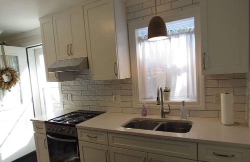 Millersburg Cottage | Leave your worries behind. Come in and get cozy!