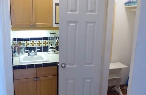 Bahia Kino Apartment | TORTUGA STUDIO on the sea. Sweet, colorful and secure. Perfect for one or two.