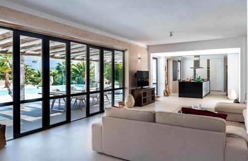 El Almarchal Villa | Splendid Cortijo Almarchal