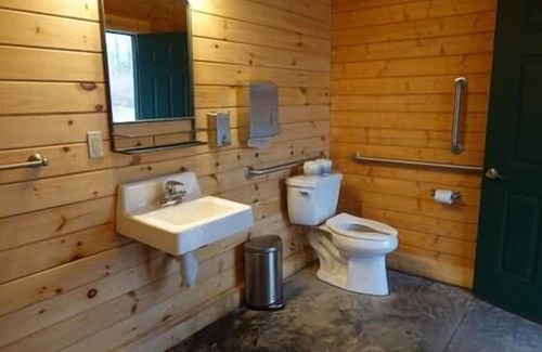Sunset House | Hemlock Cabin at Keowee-Toxaway ADA Accessible, Hemlock Cabin at Keowee-Toxaway ADA Accessible