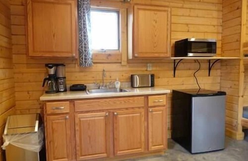 Sunset House | Red Oak Group Cabin at Keowee-Toxaway, Red Oak Group Cabin at Keowee-Toxaway