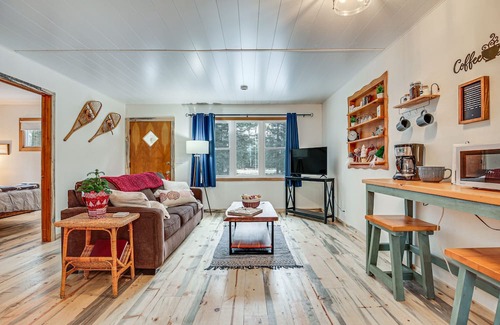 Tomahawk Cottage | Waterfront Cottage on Somo River: Fish & Kayak!