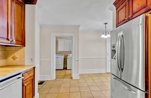 Highland Historic District Apartment | Charming Historic Highland Home