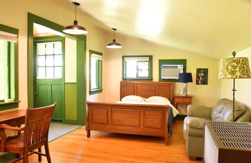 Millfield Apartment | Quiet, Gracious, Country Studio on 7acres of old growth forest