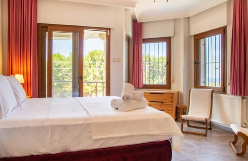 Cesme Villa | Enchanting Villa with Backyard in Cesme near Beach