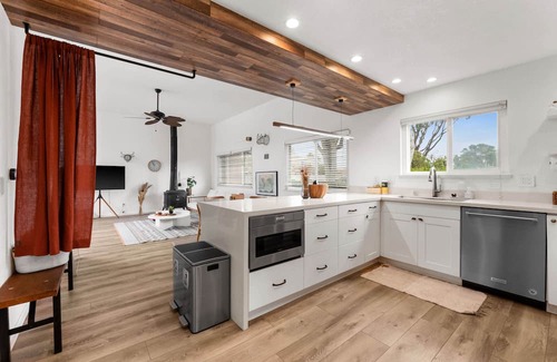 Santa Clara Condo | Cozy & Bright Japanese Inspired Modern Home