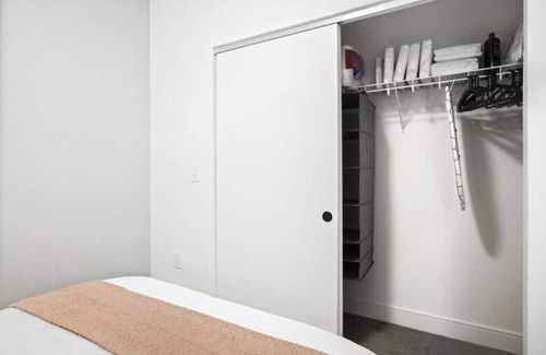 Pendleton Apartment | Fully Furnished 1 Bedroom Modern Apt W/Pool, Gym