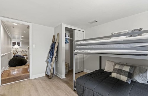 Seminary Hill House | The Latham Cape Cod of Alexandria:15min to OldTown