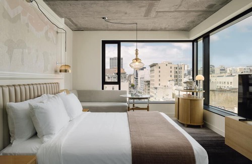 Tenderloin House | Artful Retreat near San Francisco MoMA, Stylish Urban Pet-Friendly Haven!