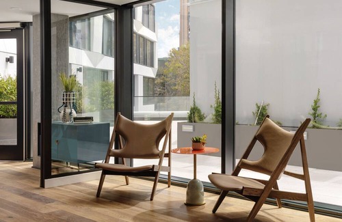 Tenderloin House | Artful Retreat near San Francisco MoMA, Stylish Urban Pet-Friendly Haven!