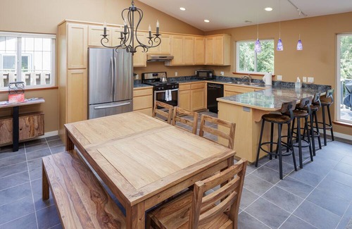 Lopez Island House | Woodhaven Cottage an escape for a couples getaway or family memories.