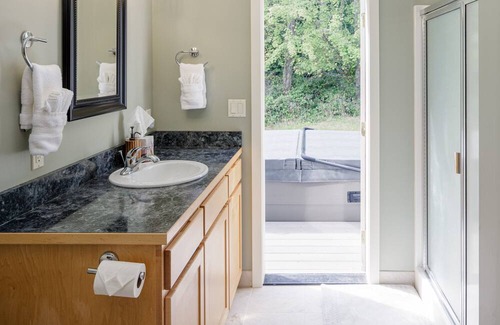 Lopez Island House | Woodhaven Cottage an escape for a couples getaway or family memories.