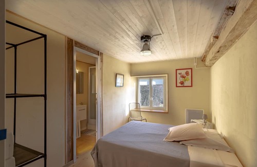 Savignac-Ledrier Apartment | Apartment 'Le Gîte De La Ferme Du Château' with Private Terrace, Shared Garden and Wi-Fi