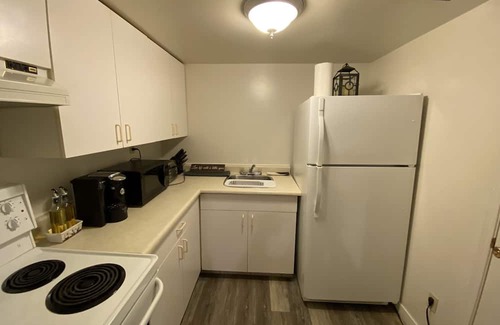 Kamloops House | Cozy suite with full Kitchen