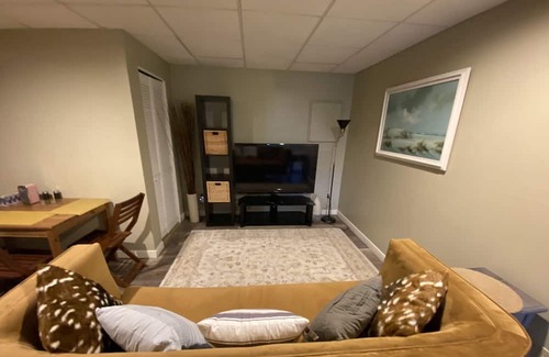 Kamloops House | Cozy suite with full Kitchen