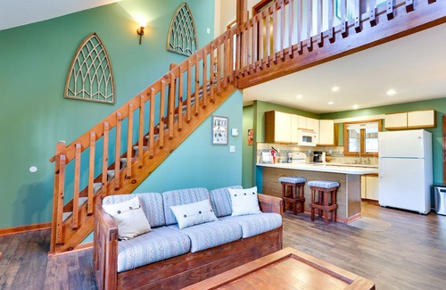 Lackawaxen Cabin | Rustic Masthope Mountain Retreat w/ Private Sauna!