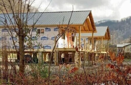 Ragland Cabin | NEW BUILD - Close to Hatfield Mccoy TRAILS - Sleeps 6 - Cliff's Deer Rest
