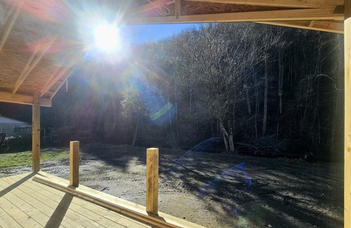 Ragland Cabin | NEW BUILD - Close to Hatfield Mccoy TRAILS - Sleeps 6 - Cliff's Deer Rest