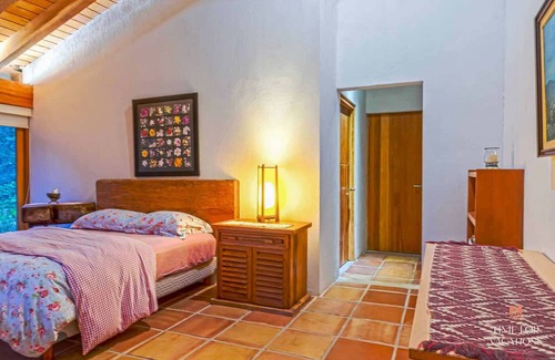 Valle de Bravo House | Unique Home, 20-acre Ranch, Private Lake, Outdoor BBQ, Pizza Oven & Dining Table