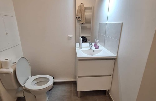 Thiais Apartment | Vrbo Property