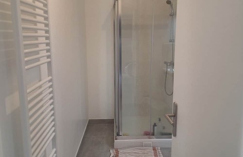 Thiais Apartment | Vrbo Property
