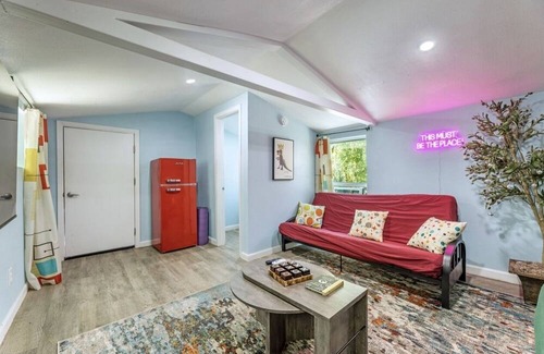 Quinlan House | Your Lakefront Retreat Awaits