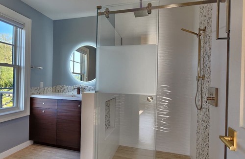 Redmond Other | Hollywood Manor in Woodinville Tourist District