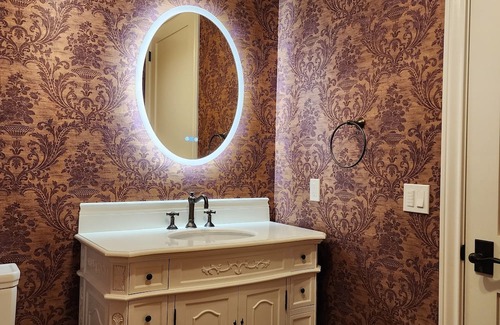 Redmond Other | Hollywood Manor in Woodinville Tourist District