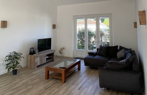 Saint-Sulpice-de-Royan House | Maison de Plein-pied Tout Confort Accueillant de 4 à 6 Personnes