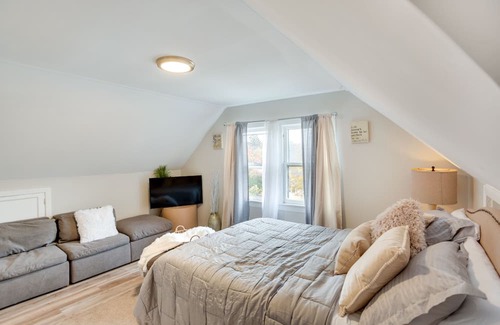 Midway Apartment | Ideally Located St Paul Studio: 5 Mi to Downtown!