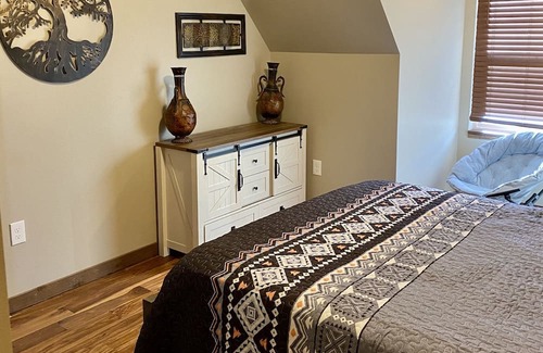 Ferndale Apartment | Country Chalet