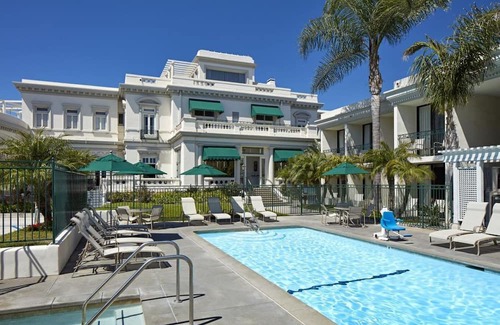 Coronado House | Always a Great Idea To Unwind! Beach Access, Heated Pool, Private Parking!