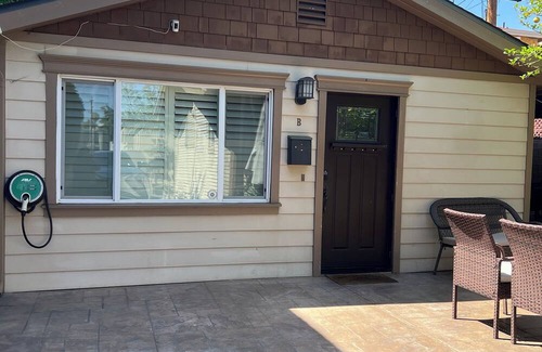 Grandview Cottage | Fabulous guest house just minutes away from anything you would need!