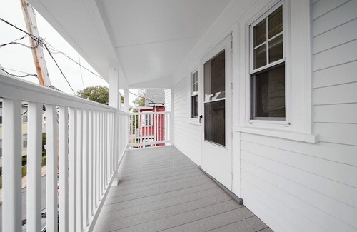 Allston Apartment | 5BR 2BTH Bright & Spacious Apt in Brighton