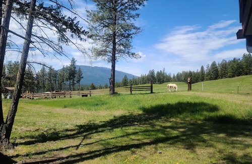 East Kootenay Cabin | Cozy, private, ranch cabin in the beautiful East Kootenay's