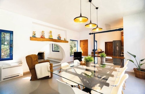 Sao Miguel do Rio Torto House | Family Paradise: Exquisite Retreat for Holidays