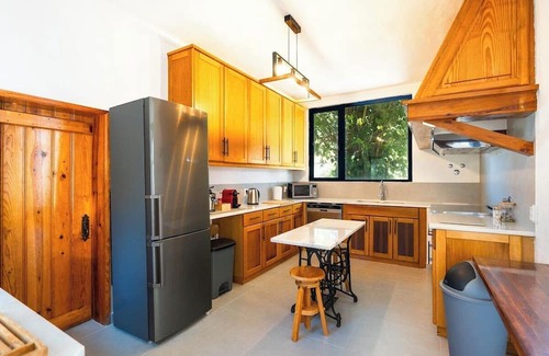 Sao Miguel do Rio Torto House | Family Paradise: Exquisite Retreat for Holidays