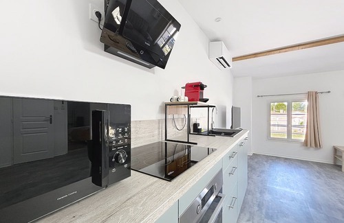 Anglade Apartment | Comfortable apartment in the heart of Blayais, ideal for workers and travellers