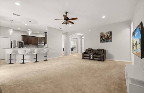 Lake Wales House | Family-Friendly 3BR Getaway Hot Tub Game Room Fun