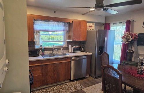 Manchester House | 3-bedroom 1 bath house in amazing Manchester with AC